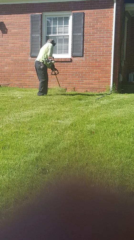 Local landscaping services experts serving Prince Frederick, MD - Just Cutts Lawns