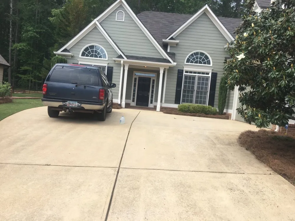 Reliable garden landscaping in Euharlee, GA by Just Grindin Lawn Care