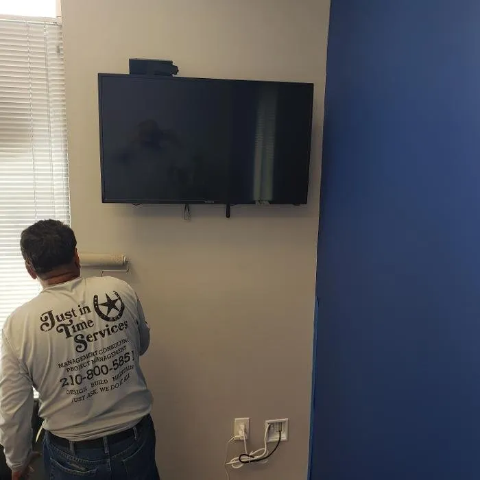 Custom residential landscaping experts serving Stockdale, TX - Just In Time Services