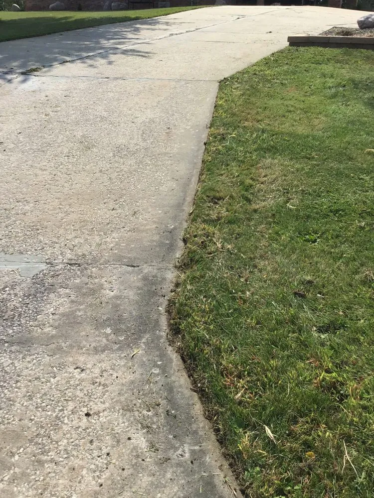 Top-rated lawn care service for beautiful yards across Kalona, IA - Just Lawns