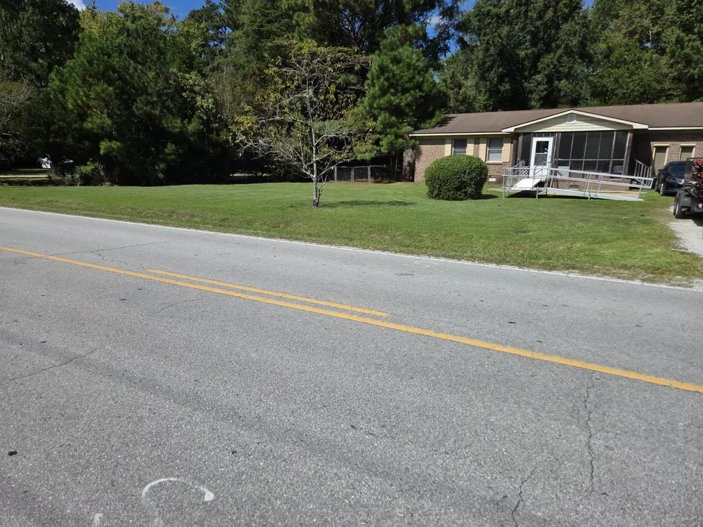 Custom yard maintenance experts serving New Bern, NC - Just Mow and Go lawn service