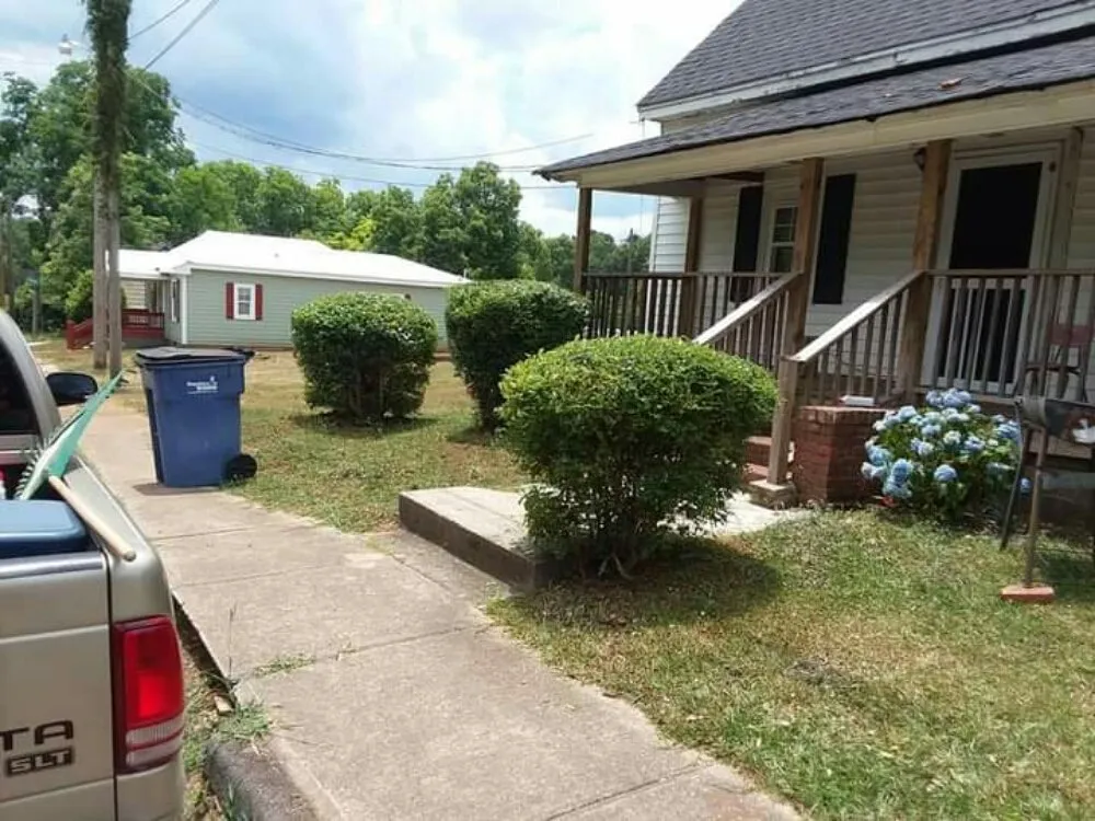 Affordable yard cleanup service in Monticello, GA by Just Right Enterprise