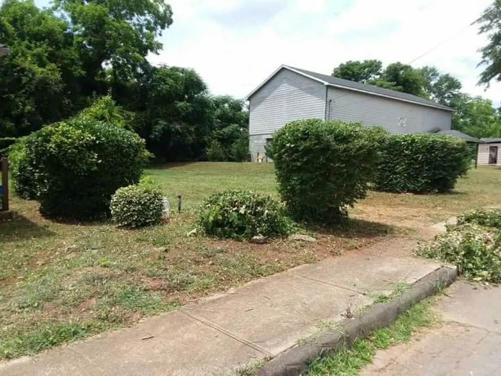 Expert lawn mowing service in Monticello, GA by Just Right Enterprise