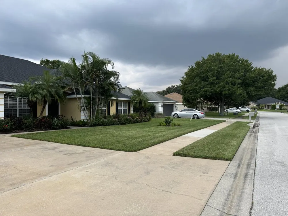 Affordable landscaping services in Auburndale, FL by Justice For Lawns