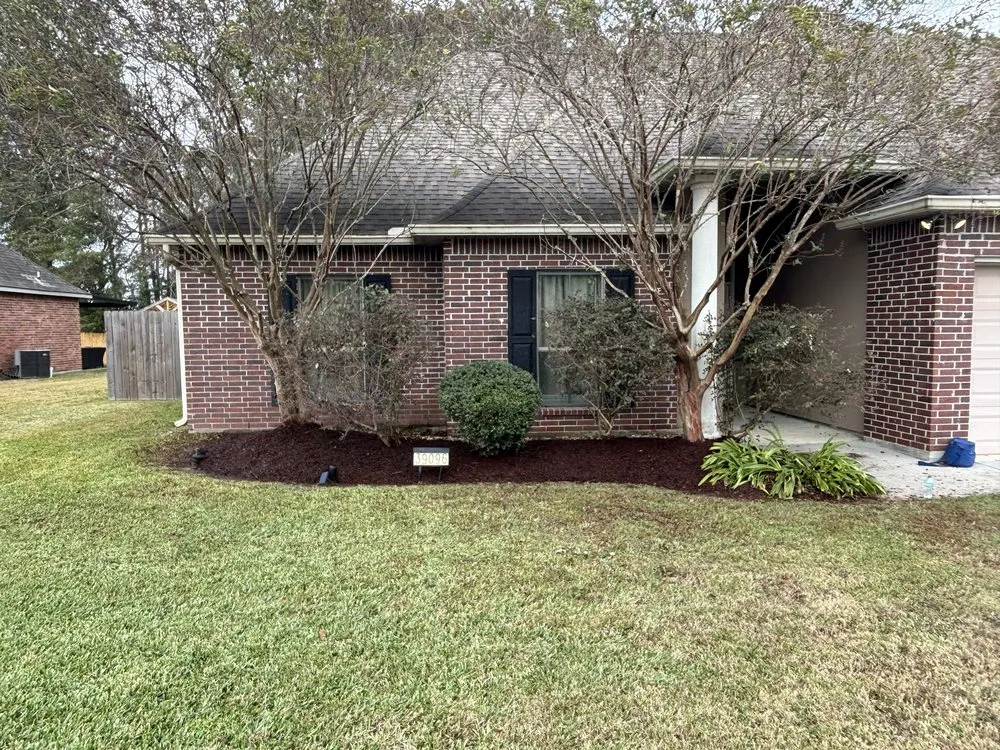 Custom yard maintenance in Baton Rouge, LA - Justice For Lawns
