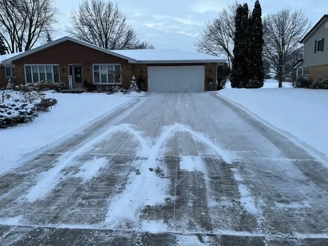 Reliable yard maintenance experts serving Itasca, IL - Justified Living Landscaping