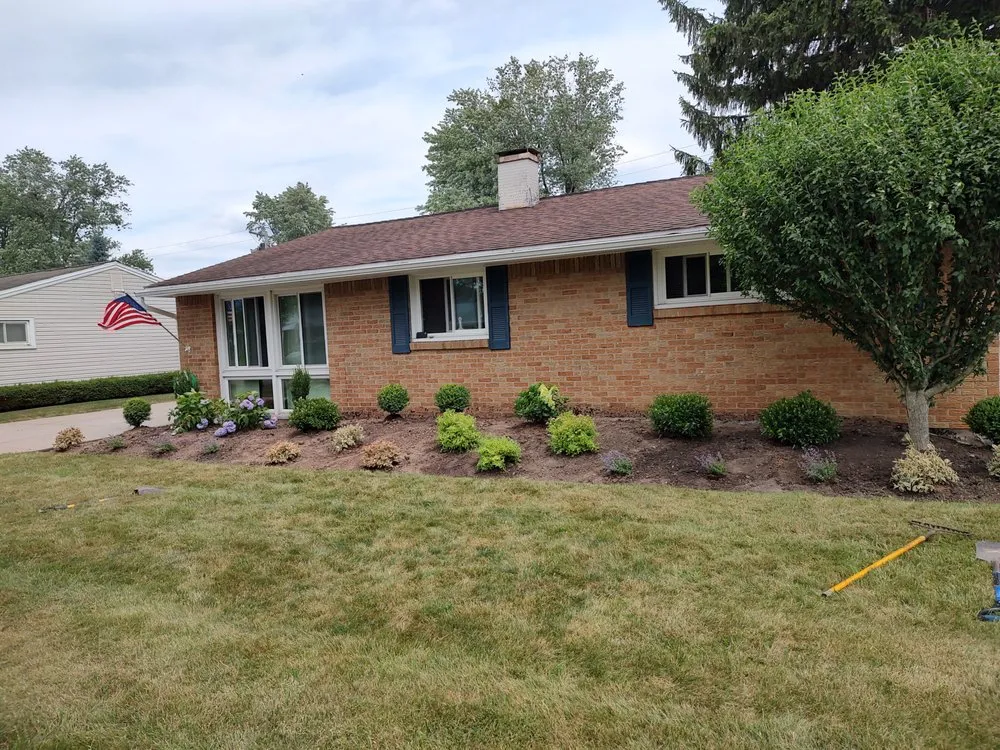 Local lawn mowing service in Tonawanda, NY by Justin E Service's