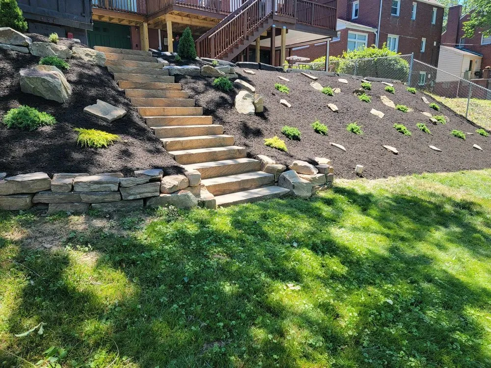 Custom outdoor landscaping in Pittsburgh, PA - Justin's Landscaping and Lawn care
