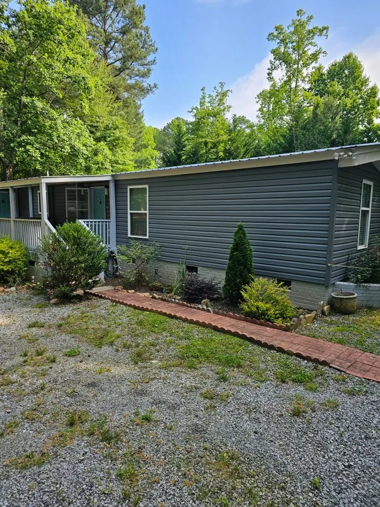 Trusted outdoor landscaping experts serving Baxley, GA - Justin's Lawn Care and Pressure Washing