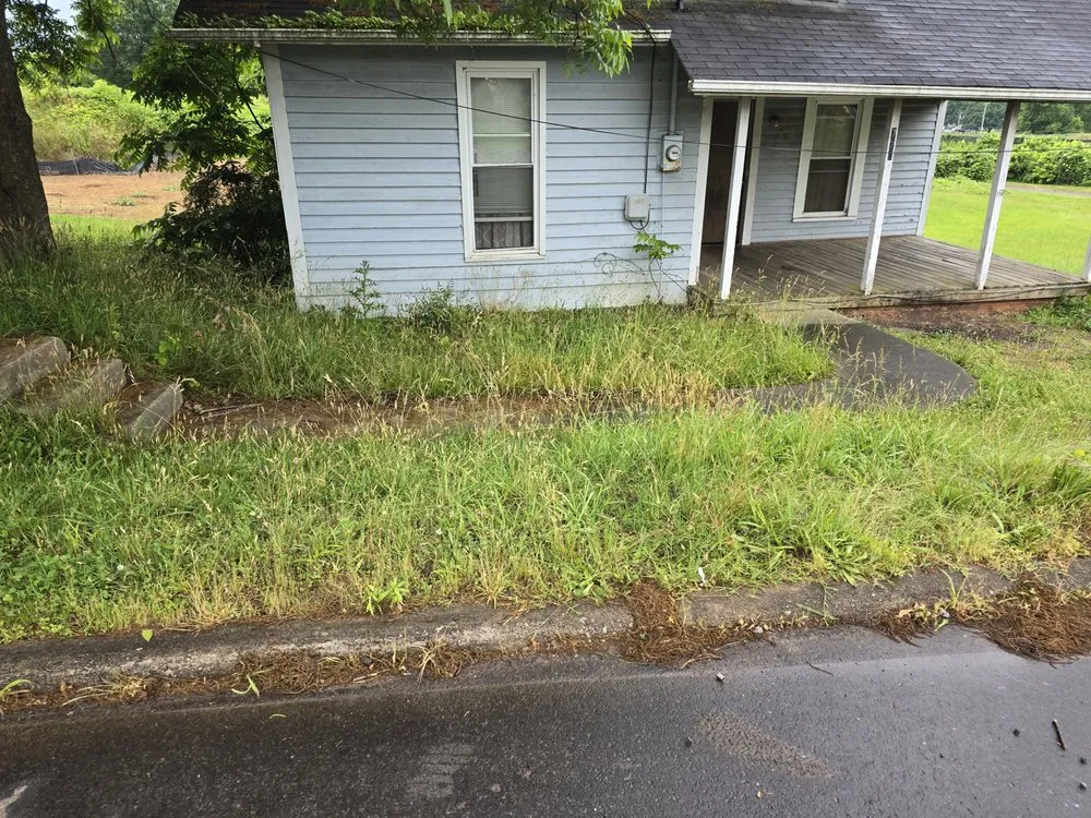 Trusted garden landscaping in Baxley, GA - Justin's Lawn Care and Pressure Washing