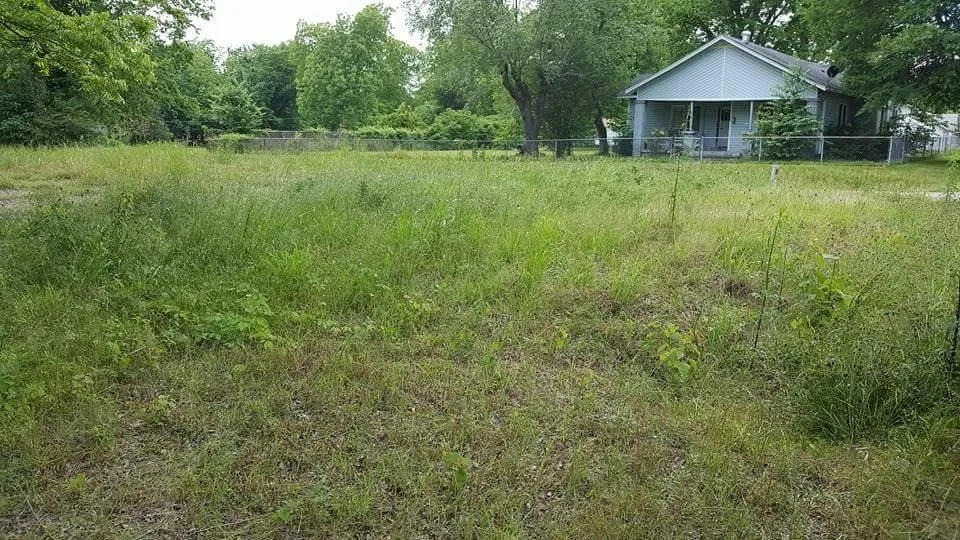 Professional garden landscaping for year-round maintenance across Hope, AR - Justin's Lawn Service