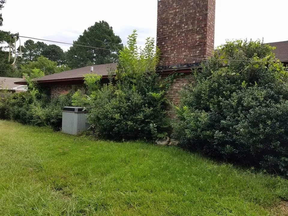 Custom landscape installation with custom design in Hope, AR by Justin's Lawn Service