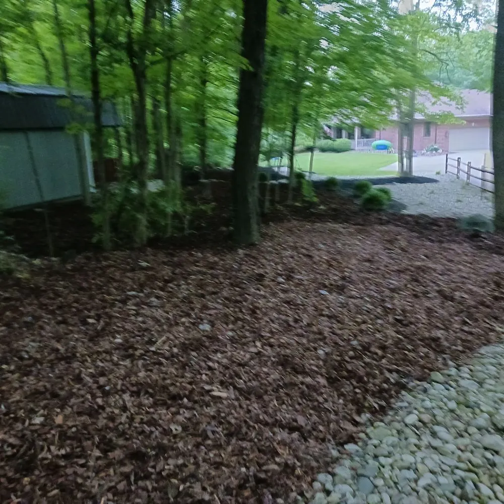 Affordable outdoor landscaping experts serving Obetz, OH - Justin's Mulch Mowing & More