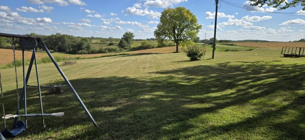 Trusted yard maintenance in Des Moines, IA - JV Mowing
