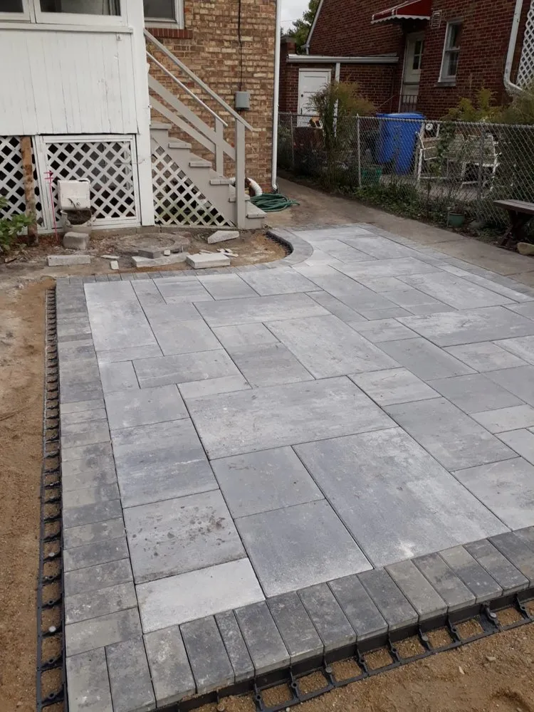 Top-rated yard maintenance experts serving Waukegan, IL - JVM Creative Landscape