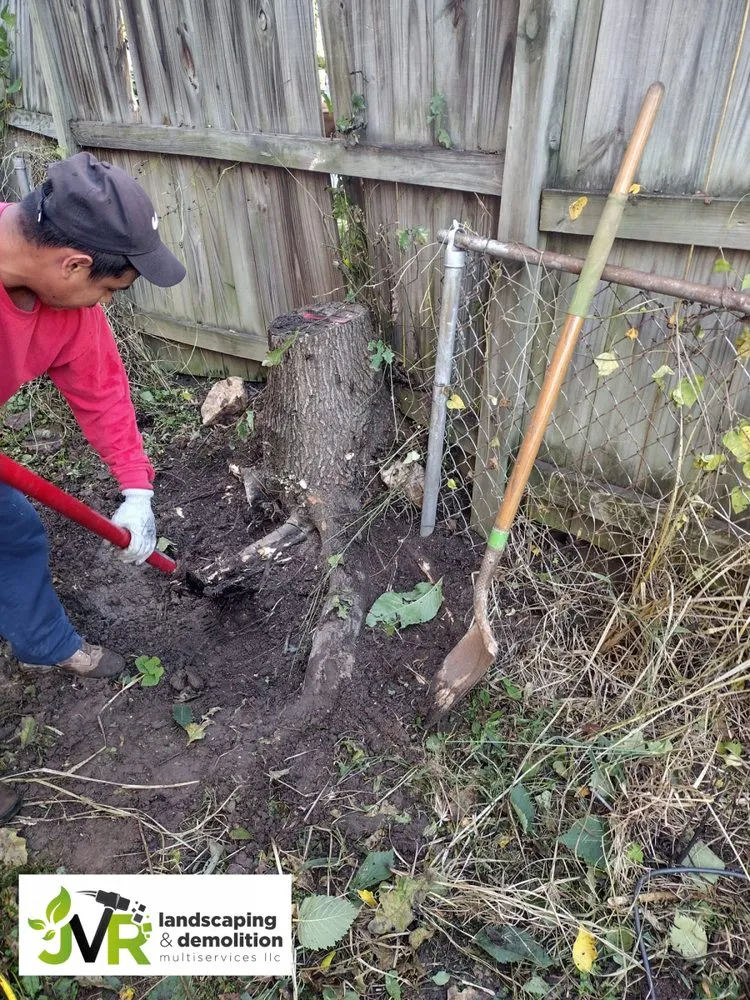 Custom lawn mowing service for homes across Temple Hills, MD - JVR Landscaping & Demolition Multiservices