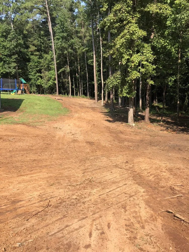 Professional yard maintenance in Woodstock, GA - JW Land Services