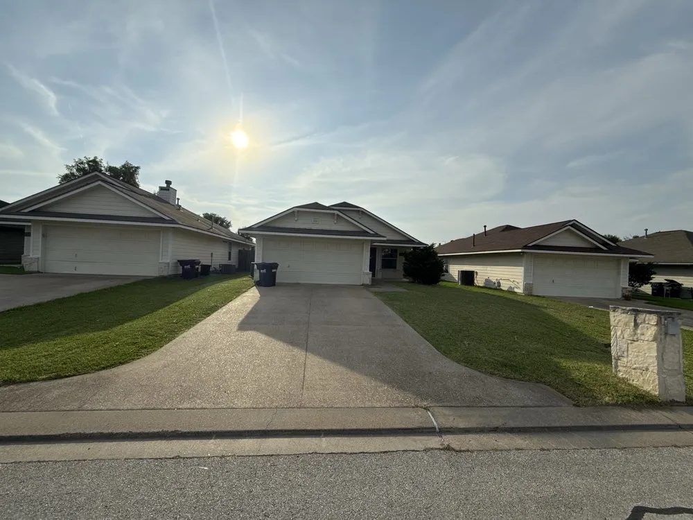 Local garden landscaping in Katy, TX by JW Lawn Care