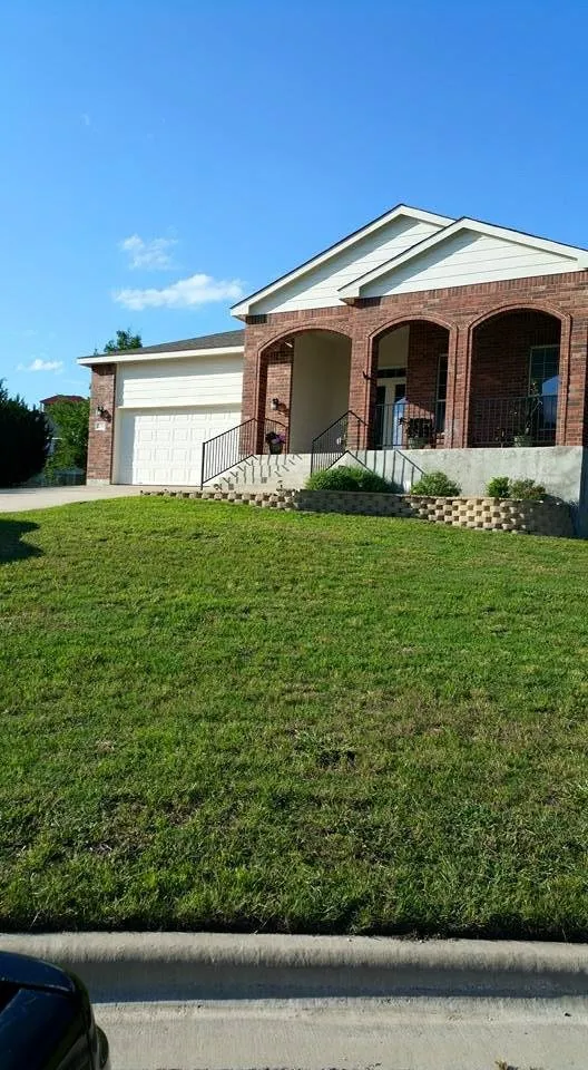 Custom lawn mowing service experts serving Killeen, TX - JW Lawn Care