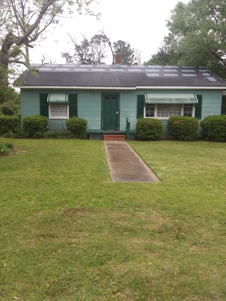 Local yard maintenance for residential properties in Leesburg, GA by J&W Lawncare