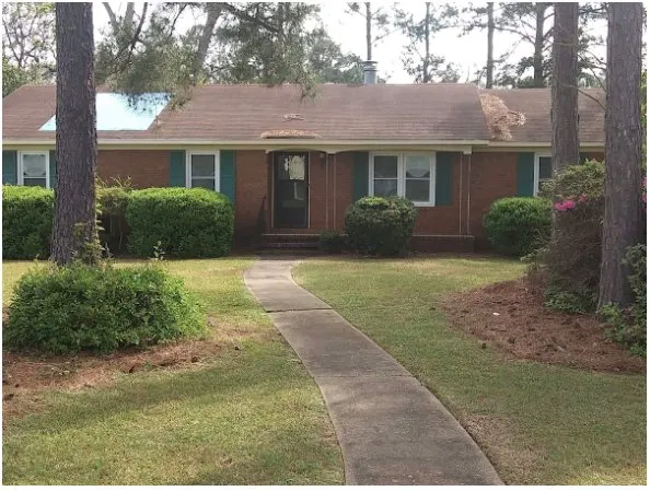 Expert residential landscaping for residential properties in Leesburg, GA by J&W Lawncare