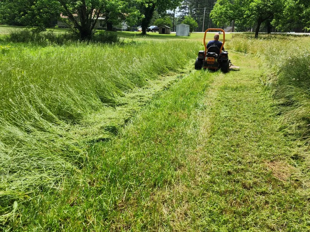 Professional residential landscaping in Thomaston, GA by JW Lawncare Maintenance