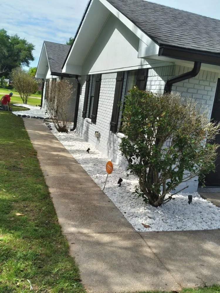 Custom garden landscaping experts serving Shreveport, LA - JW painting