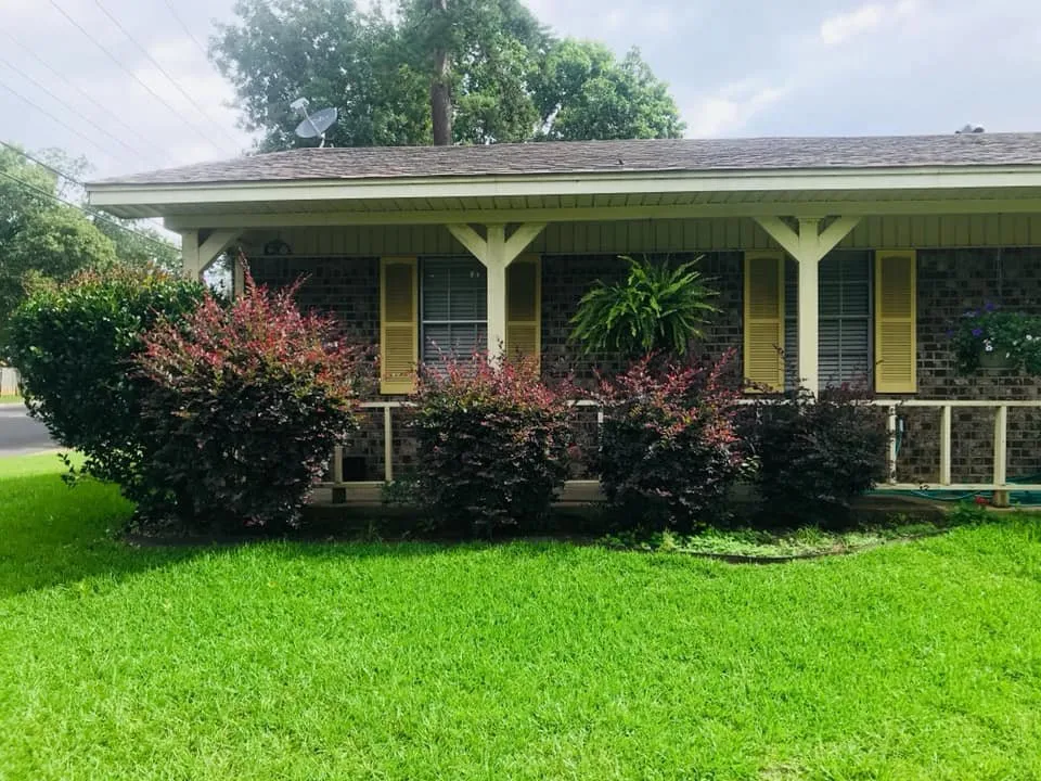 Custom garden landscaping with custom design in Marshall, TX by JW Services