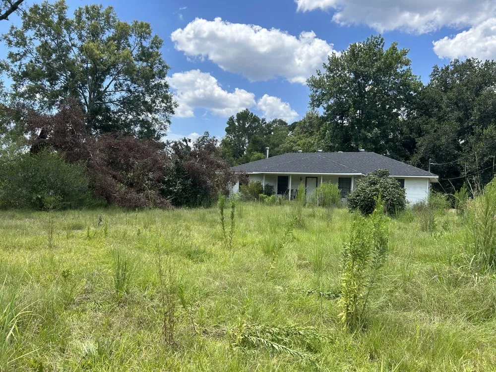 Trusted yard cleanup service in Albany, LA by JW2