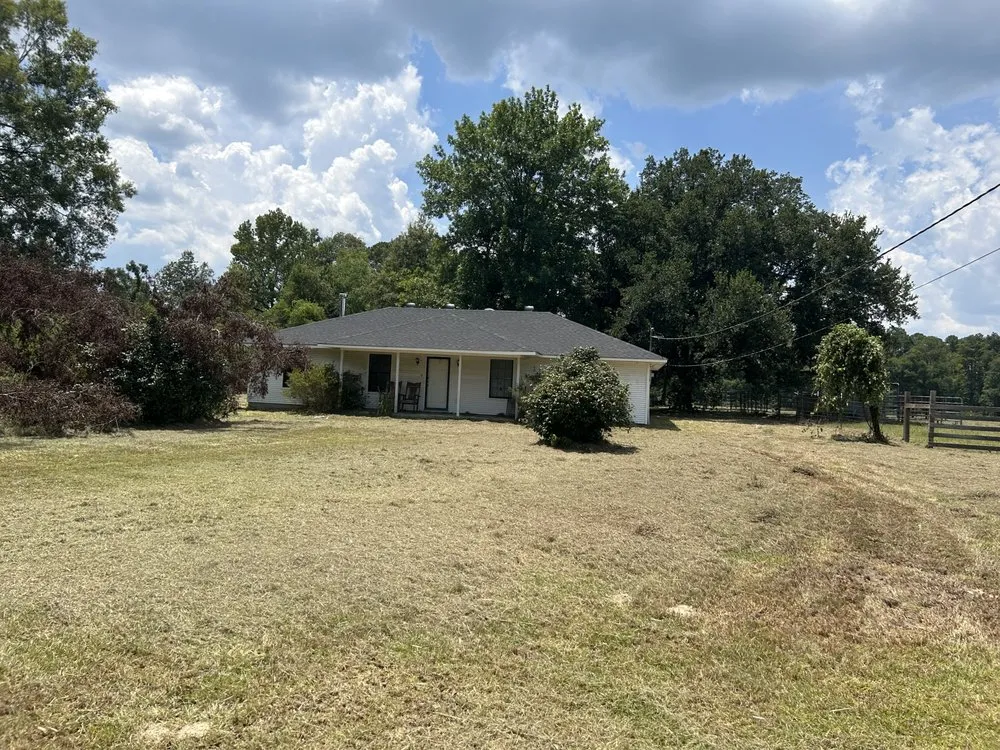 Top-rated landscaping services experts serving Albany, LA - JW2