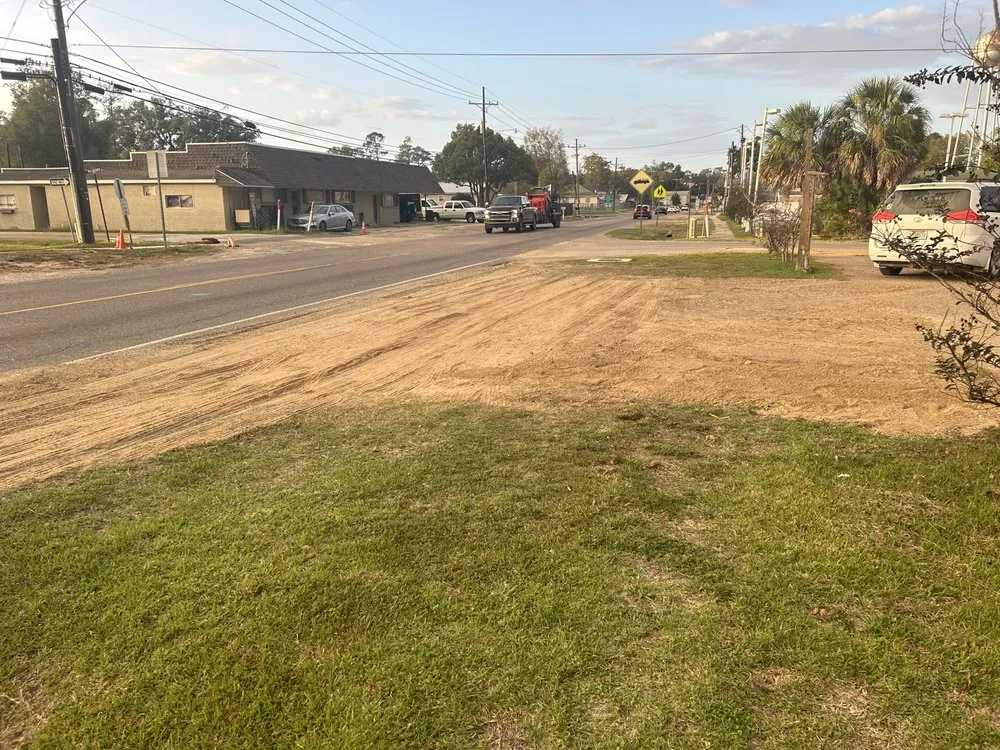 Affordable lawn care service experts serving Albany, LA - JW2