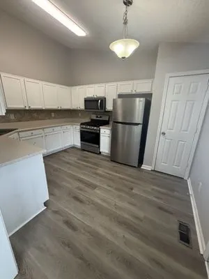 JY & I Landscaping And Cleaning Services Logo