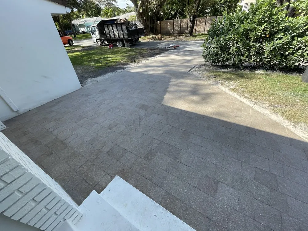 Top-rated yard cleanup service in Opa-locka, FL by J&Y Brothers Construction Service