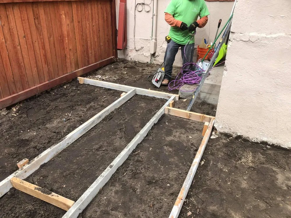 Custom lawn mowing service in Albuquerque, NM by JYG Landscaping Concrete Work