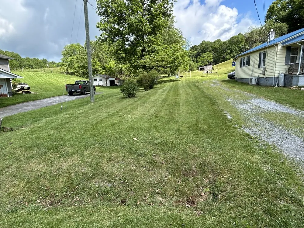 Top-rated garden landscaping for beautiful yards in Abingdon, VA by JZ Lawncare