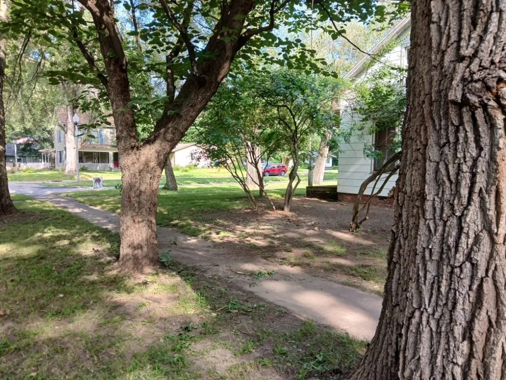 Trusted lawn mowing service experts serving Havana, IL - K & G Power Washing and Lawn Care