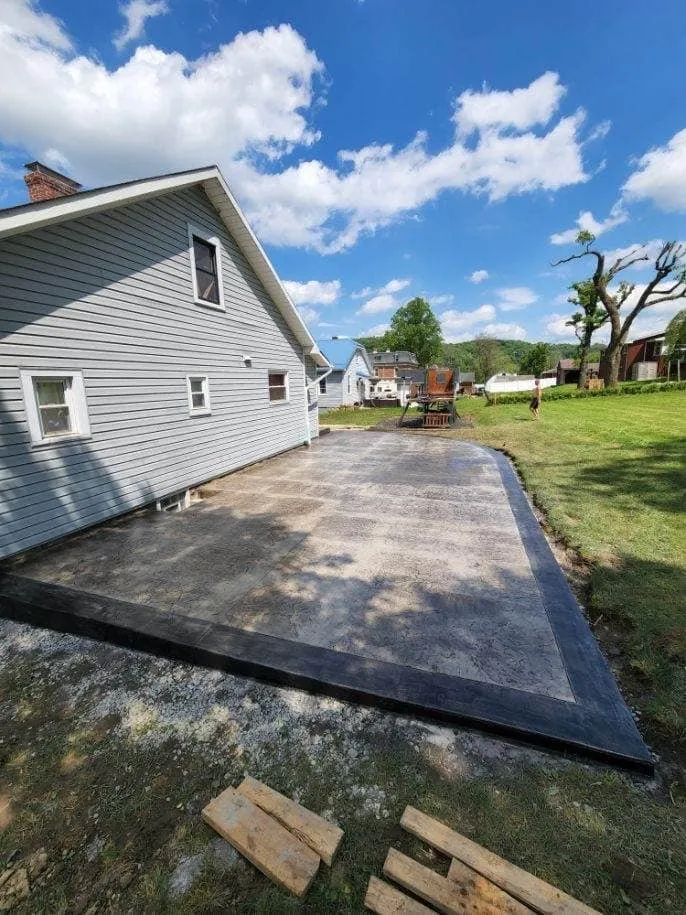 Custom residential landscaping experts serving Eighty Four, PA - K & H Construction