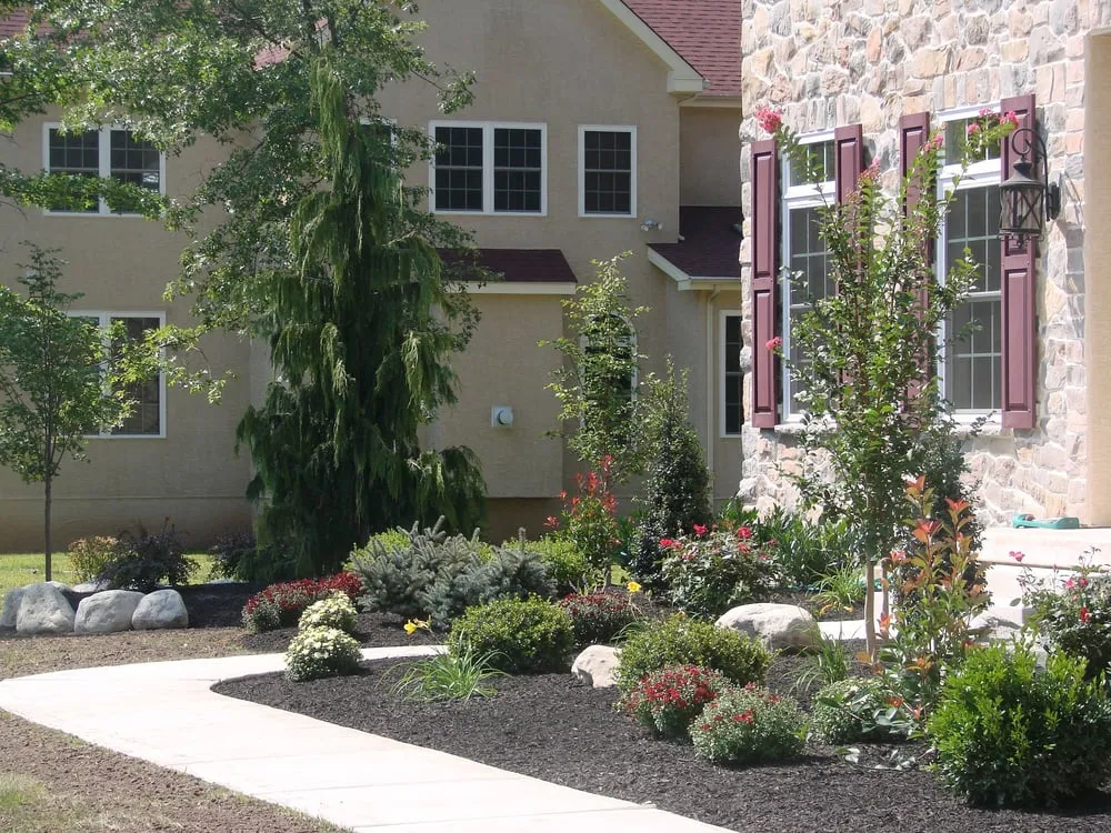 Expert lawn mowing service in Warminster, PA - K & K Landscaping