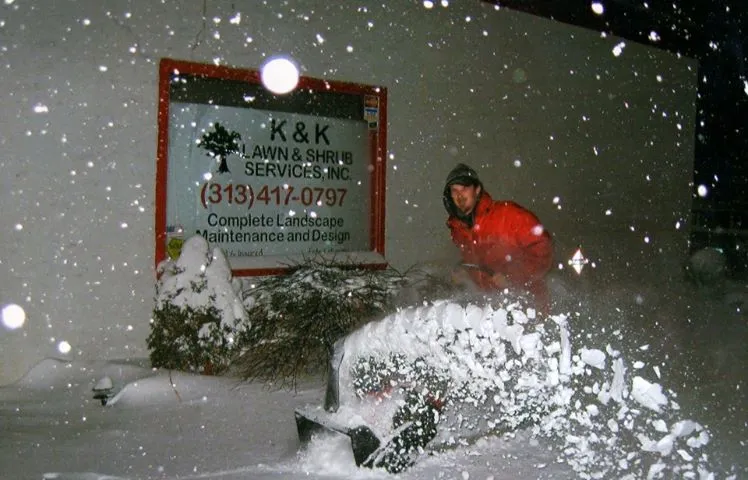 Reliable yard maintenance in Harper Woods, MI - K & K LAWN & SHRUB SERVICES INC grosse pointe