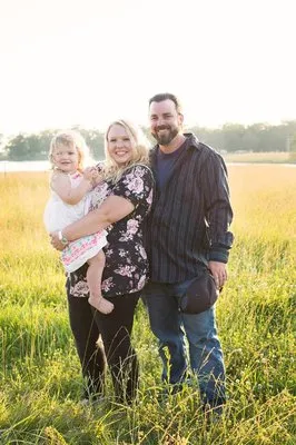 K & R Lawn & Lanscaping Logo