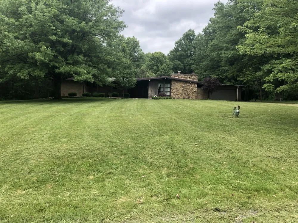 Trusted garden landscaping with custom design across Warren, OH - K & T Lawn Care