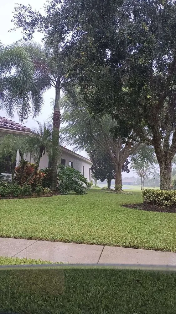 Professional garden landscaping experts serving Indialantic, FL - K and J Home Maintenance