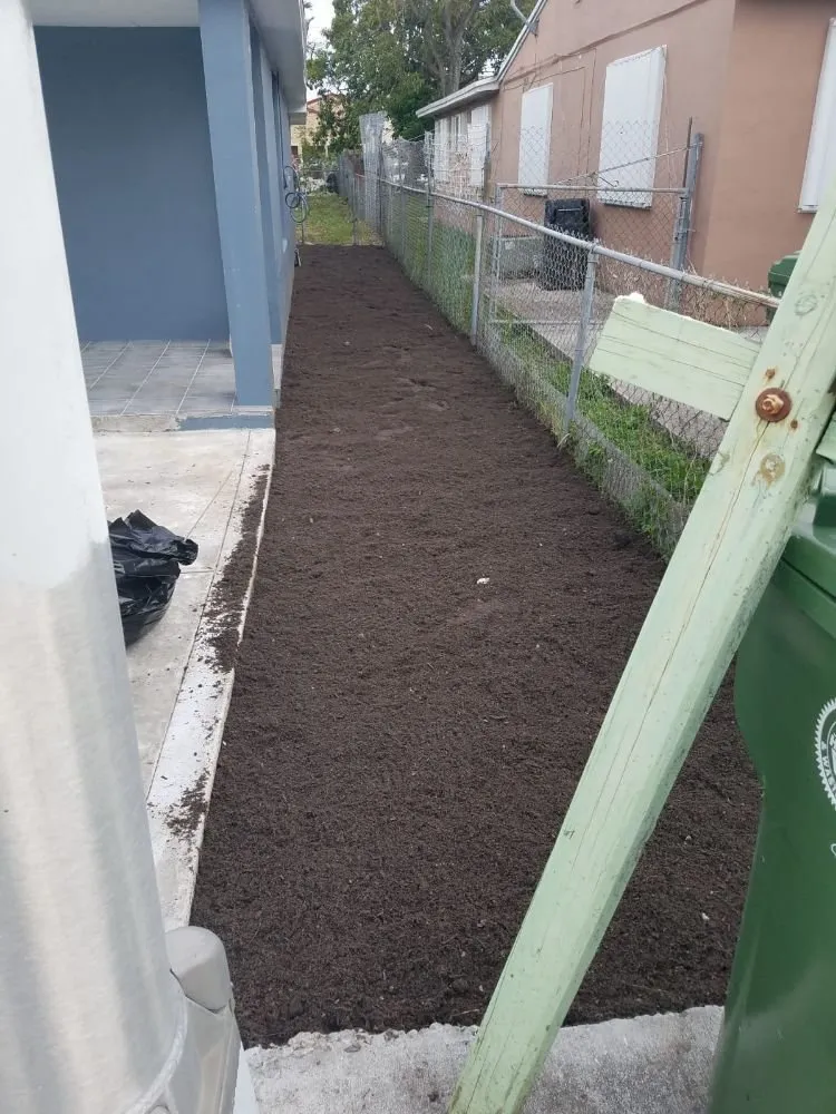 Local lawn mowing service experts serving Hialeah, FL - K-Diaz Landscaping