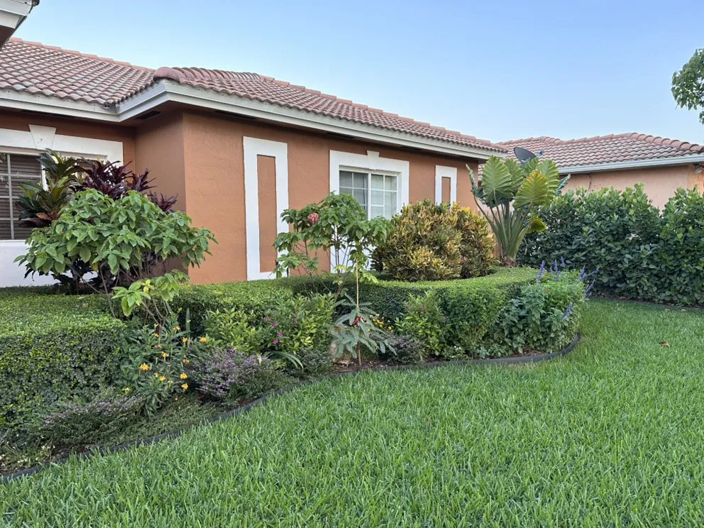 Affordable lawn care service in Hialeah, FL by K-Diaz Landscaping