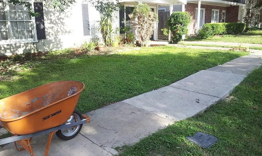 Custom yard maintenance experts serving Houston, TX - K-Lawn