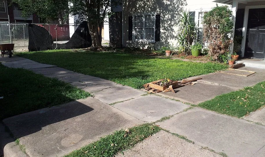 Custom yard maintenance for residential properties across Houston, TX - K-Lawn