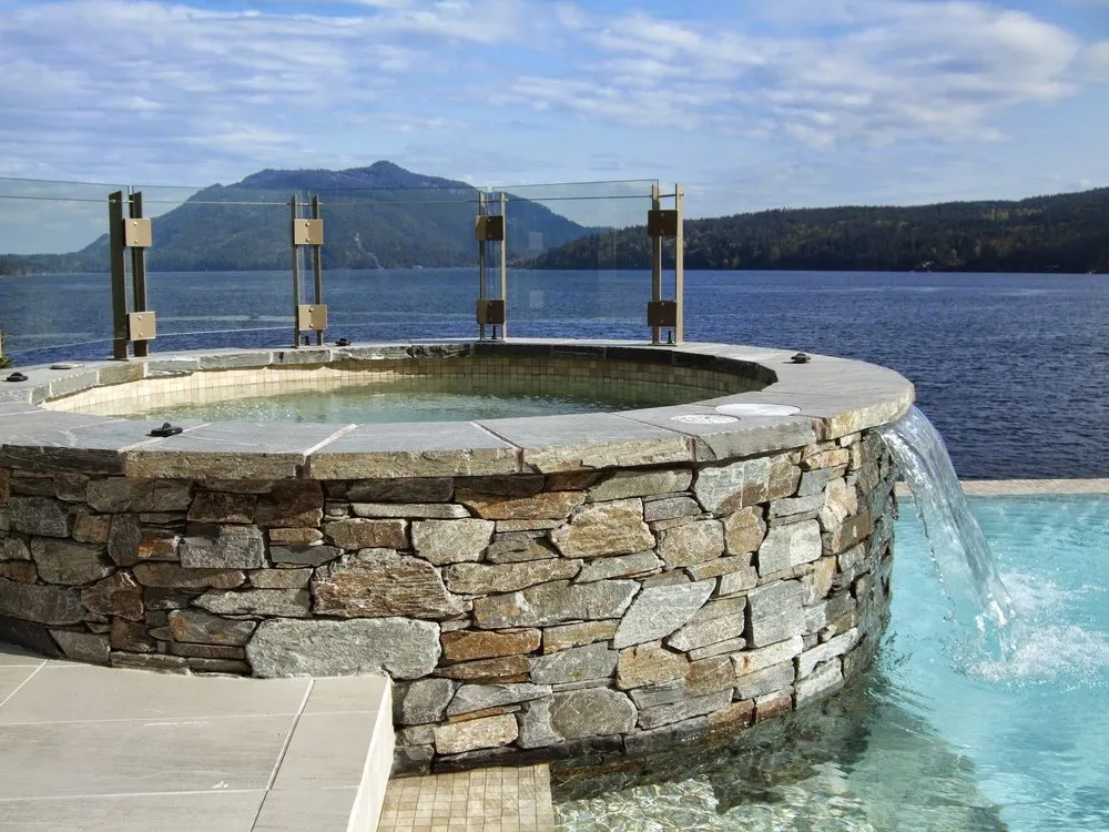 Expert lawn mowing service experts serving Tukwila, WA - K2 Stone