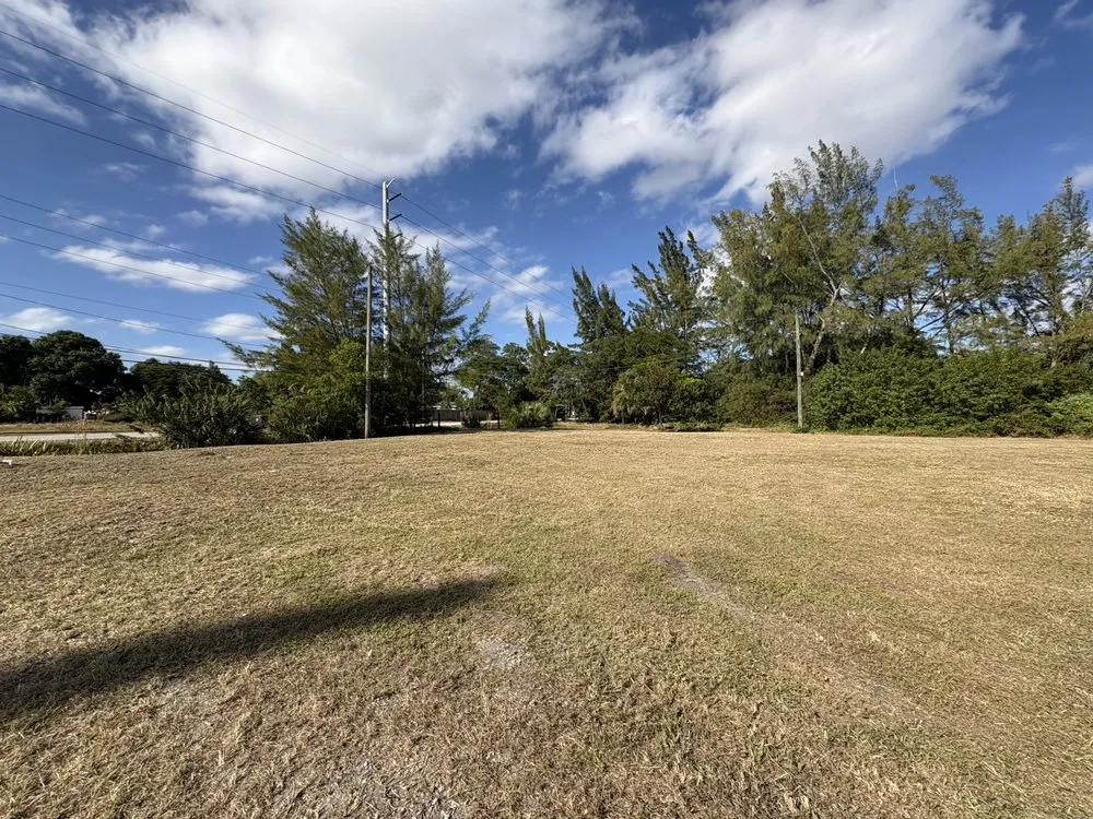 Trusted landscaping services in Haverhill, FL by K&A Lawn Care Services