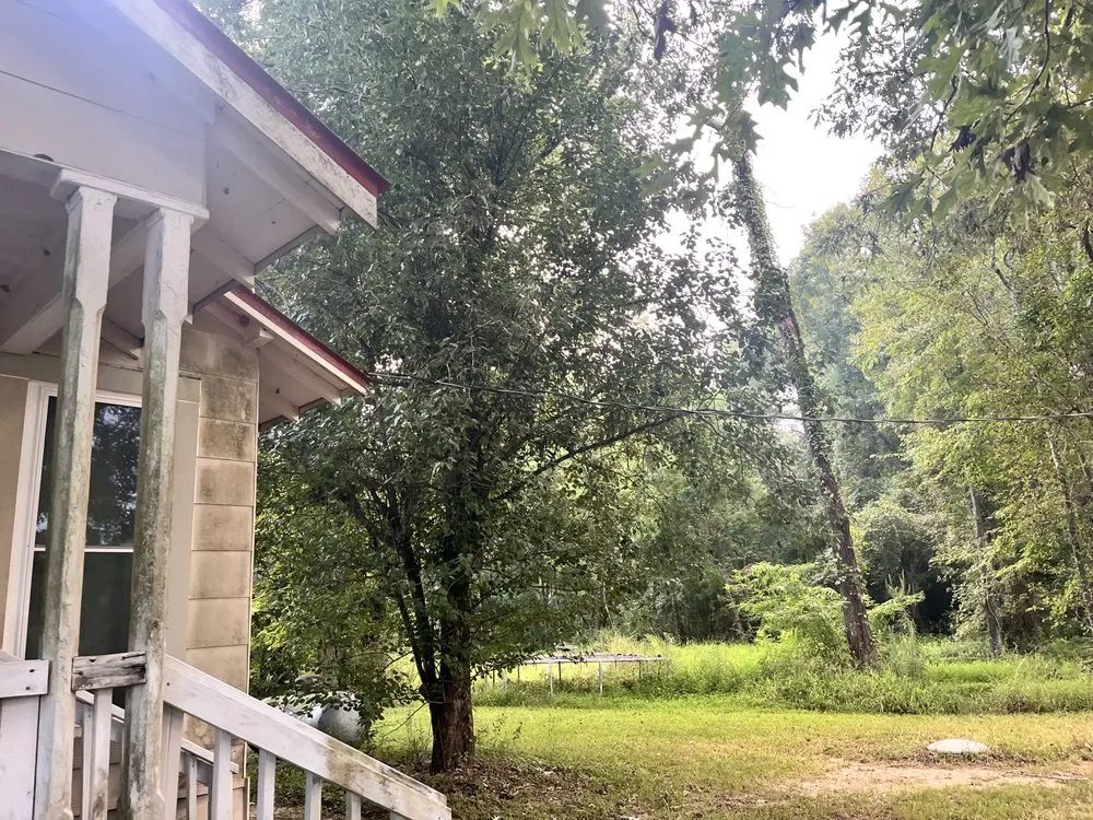 Custom garden landscaping for beautiful yards across Batson, TX - K&A Tree & Lawn Service