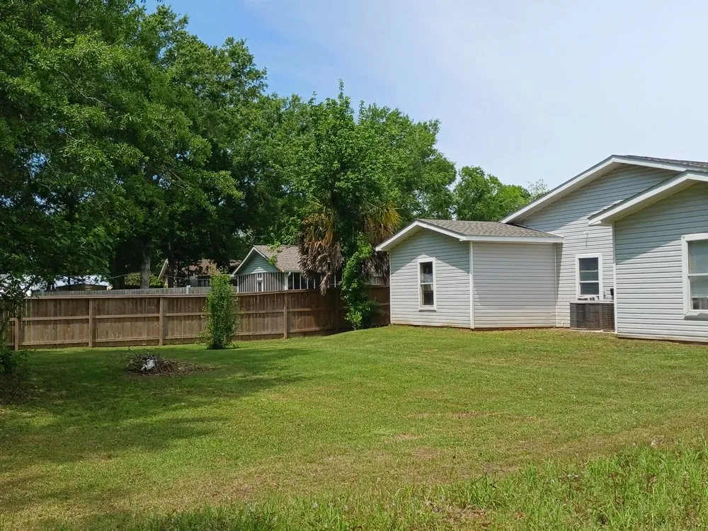 Reliable yard maintenance in Robertsdale, AL by Kaechele’s Lawn Maintenance